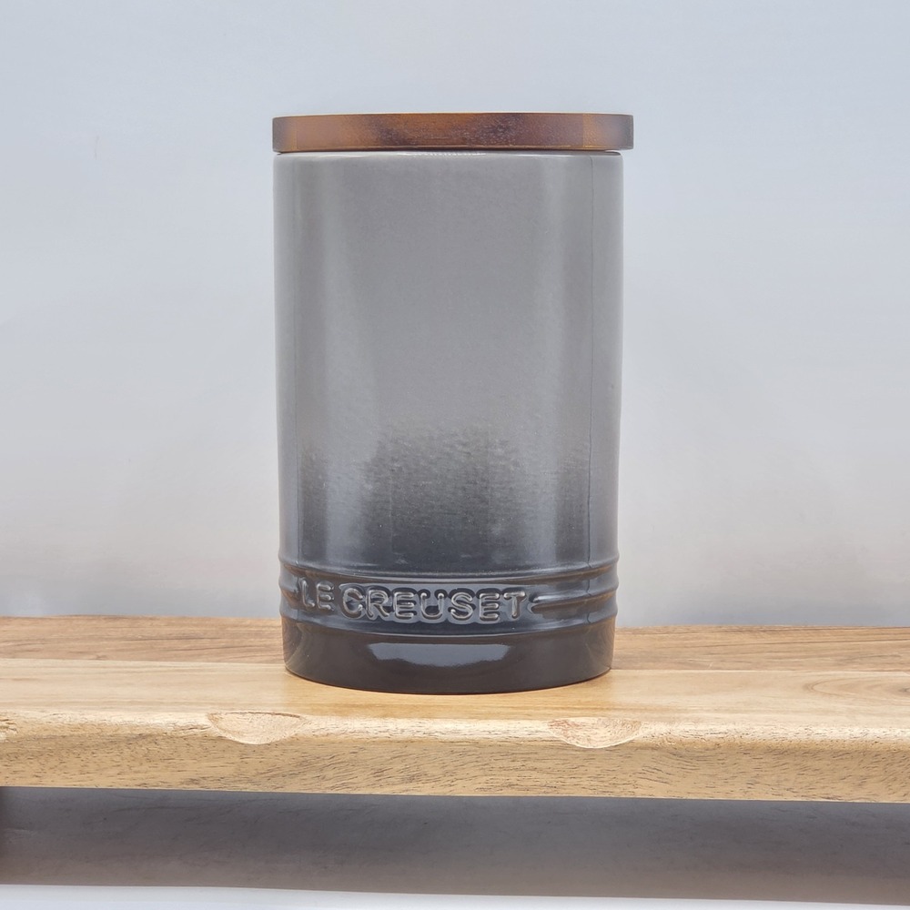 Le Creuset Flint 26oz Stoneware Canister with Wooden Lid New Factory Second